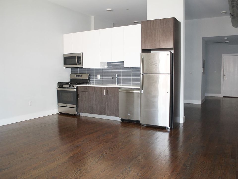 1st image of 915 N 28th St APT 2E