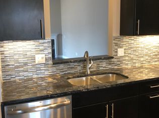 7500 Berry Wood Ln, West Bloomfield, MI 48322
