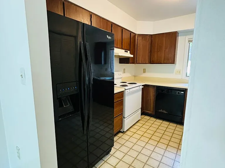 354 Shenandoah Cir — Photo 6