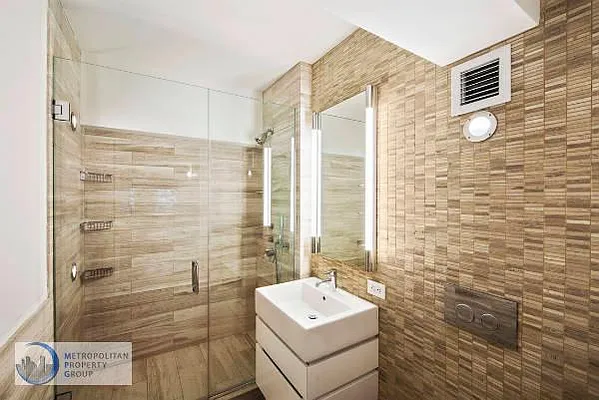 Sold by Metropolitan Property Group | media 16