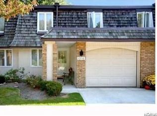 8558 Tanglewood Trl, Chagrin Falls, OH 44023