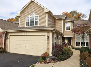 726 Clover Hill Ct, Elk Grove Village, IL 60007