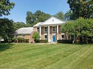 38 Canterbury Rd, Lincolnshire, IL 60069