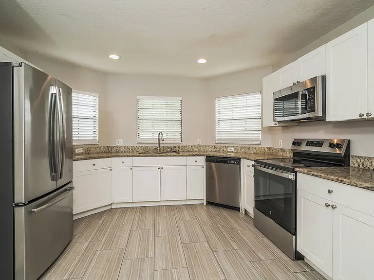 8179 Woodvine Cir — Photo 7