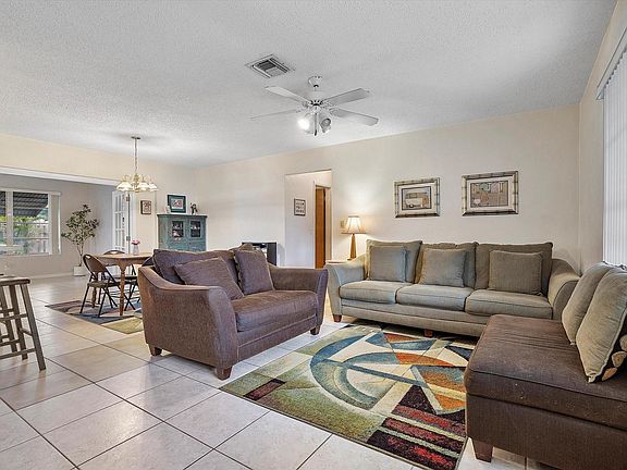 3rd image of 1541 NW 79th Avenue