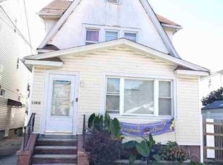 11812 197th St, Saint Albans, NY 11412