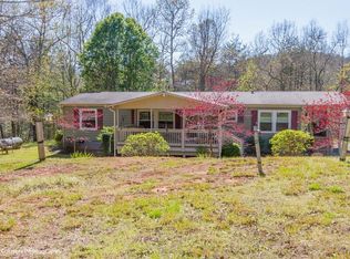178 Cooper Farm Rd, Whittier, NC 28789