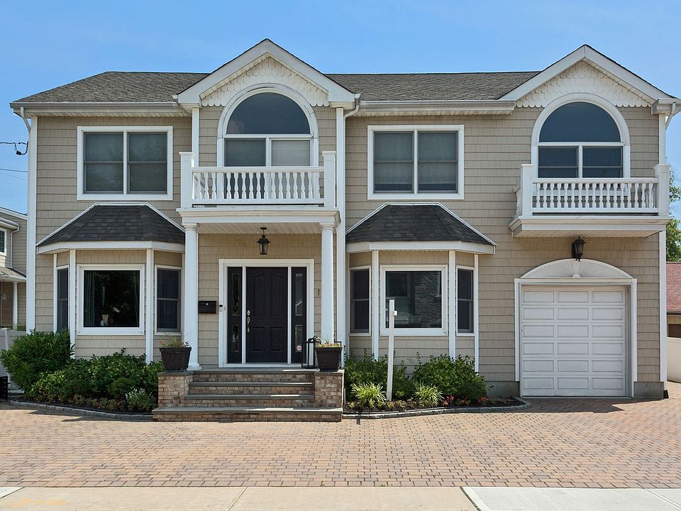 4000 sq. ft. Colonial