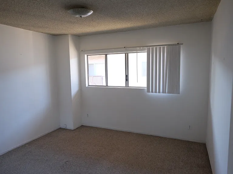 Tilden Apartments — Photo 44