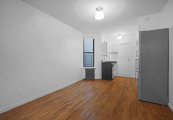 4th image of 1420 3rd Ave APT 5RN