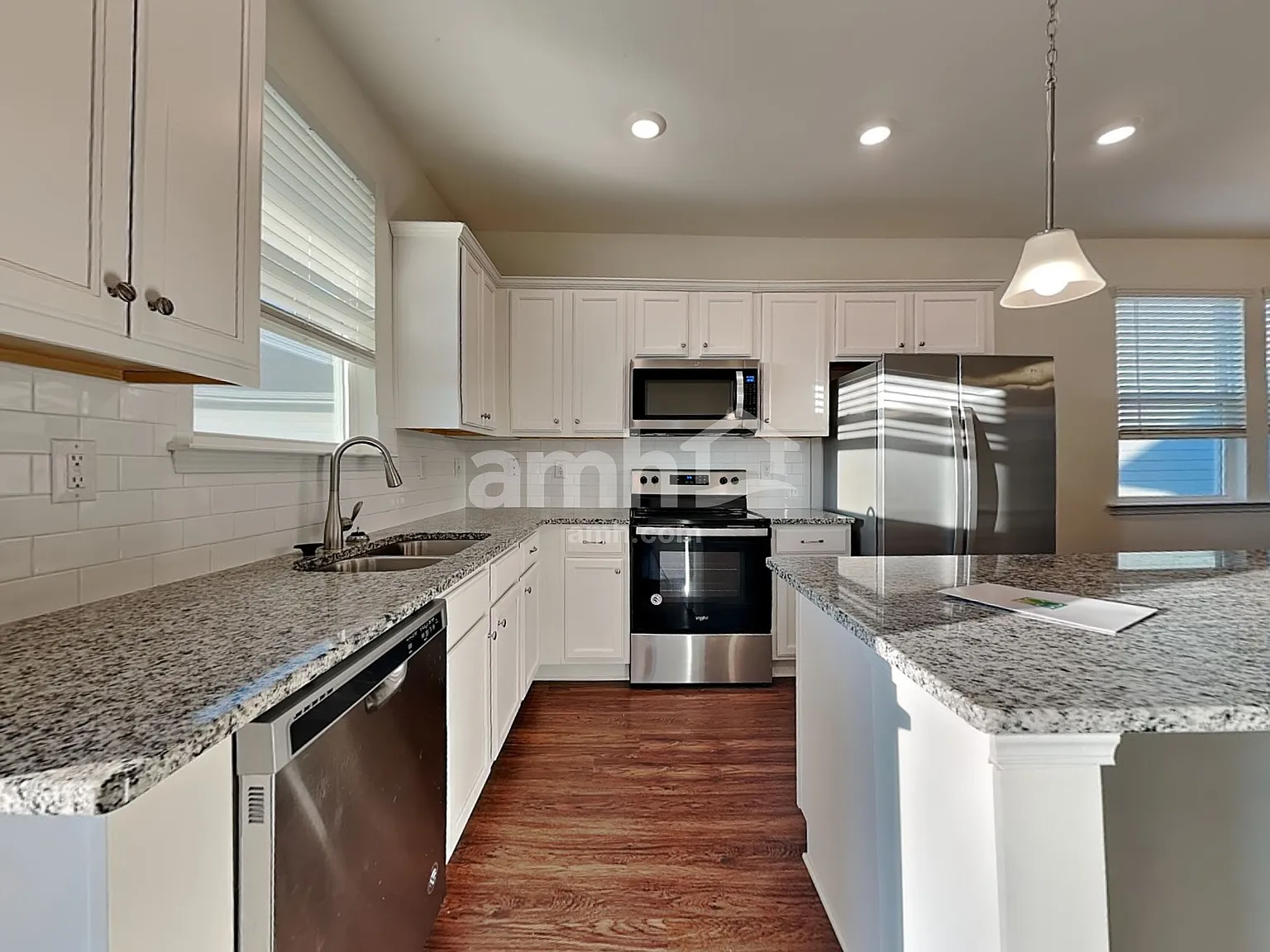 4 bed, 3.5 bath, 2384 sqft, $2,760 — Photo 3
