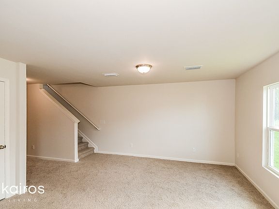 4th image of 2590 Naples Ln