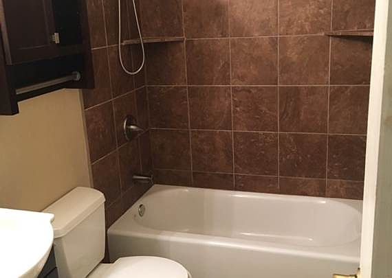 1st image of 1005 N Ash St