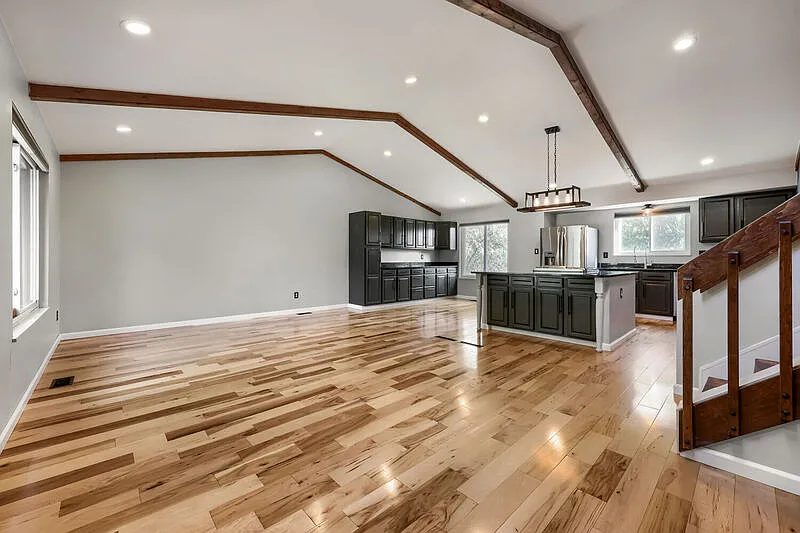 4 bed, 3.0 bath, 2055 sqft, $2,500 — Photo 4