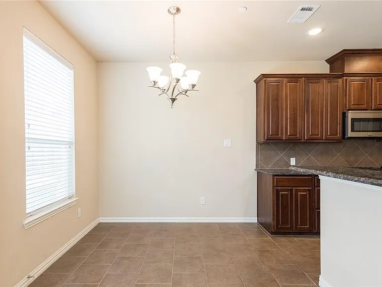 4654 Penelope Ln — Photo 8