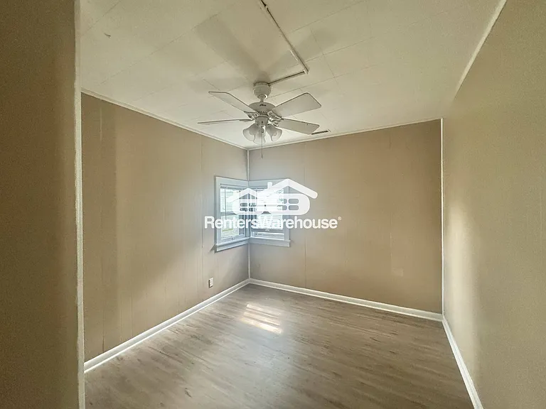 1685 Northwest Dr — Photo 16