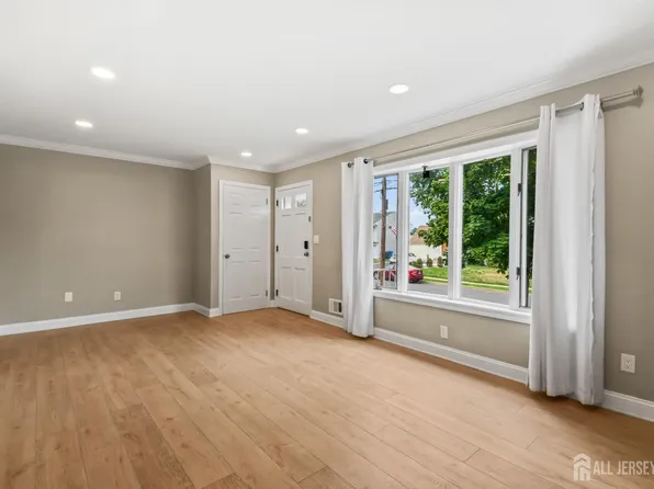 16 Venus Rd, South Amboy, NJ 08879