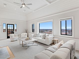 4 Lafayette Ct #PENTHOUSE, Greenwich, CT 06830