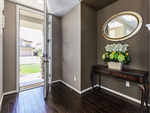 5th image of 1107 Mills Ct