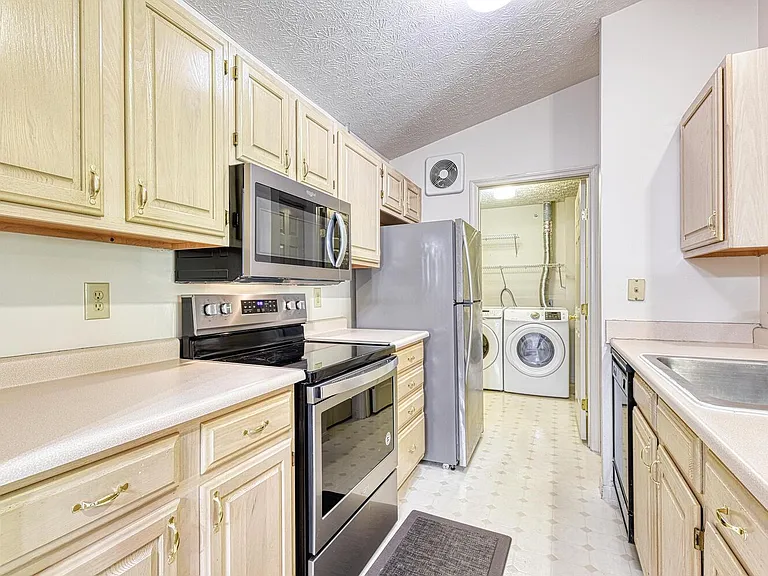 2323 Vicente Ct #309 — Photo 15