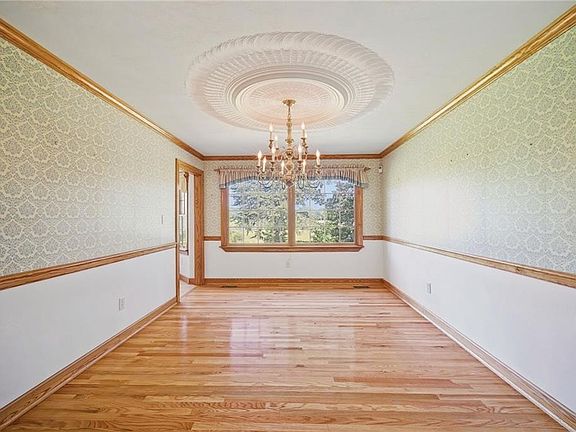 5th image of 5853 Bernhowe Manor Ln