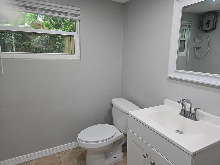 514 Avenue C NE #1 — Photo 10