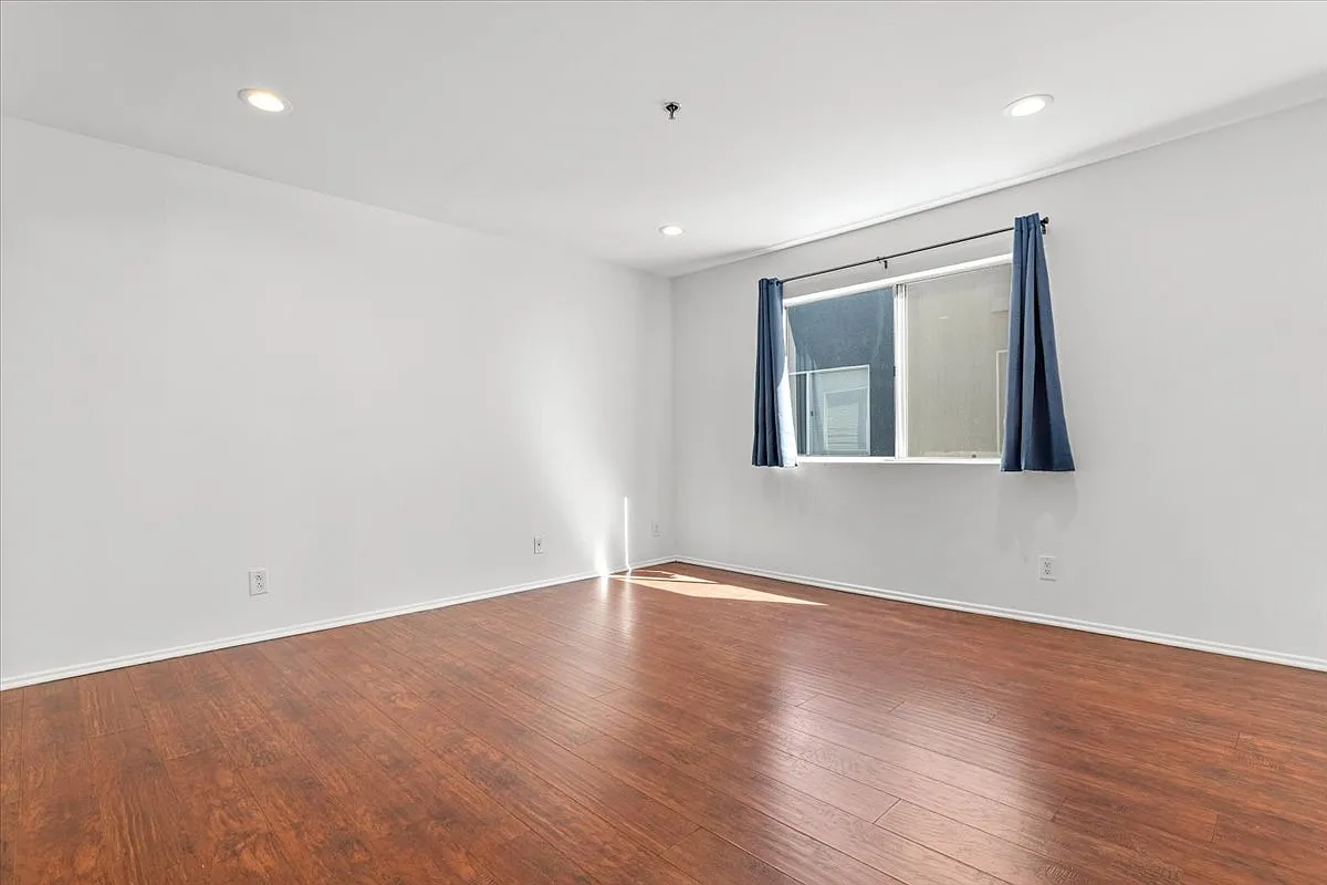 2 bed, 1100 sqft, $2,850 — Photo 4