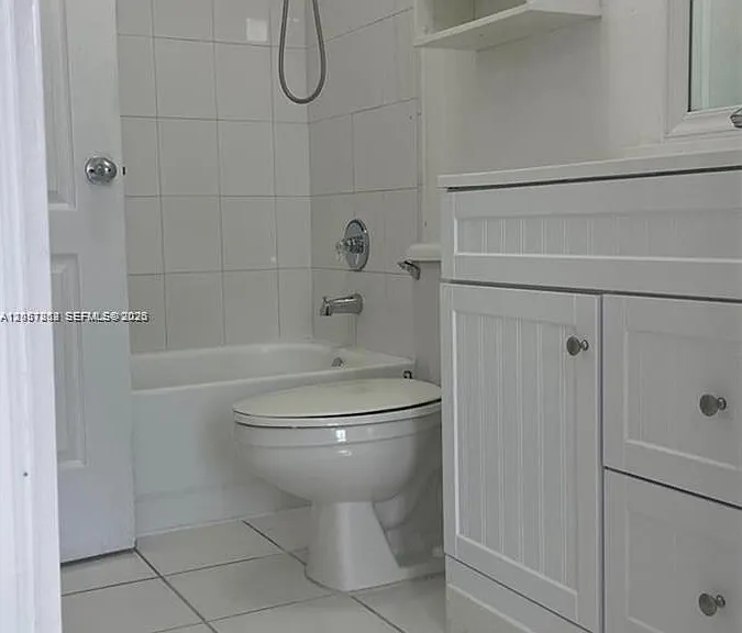 549 W 68th St #4 — Photo 10