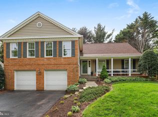 32 Hollyberry Ct, Rockville, MD 20852