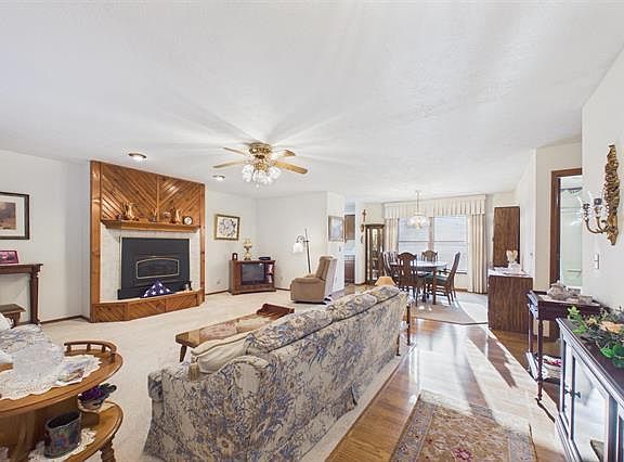 4th image of 36 Partridge Ct