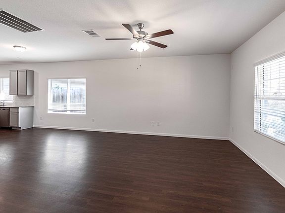 5th image of 225 Clearlake Dr