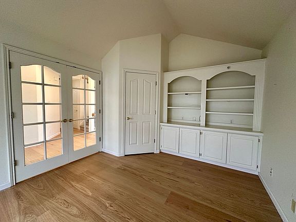 2nd image of 1847 Barlow Ave NW