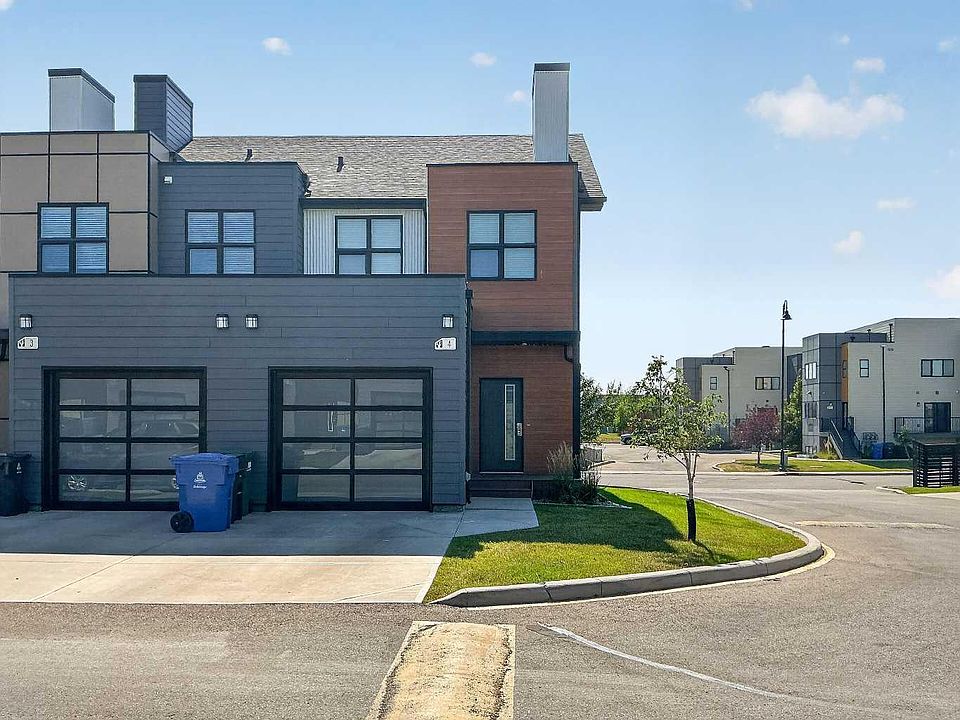 1st image of 83 Aquitania Cir W #4