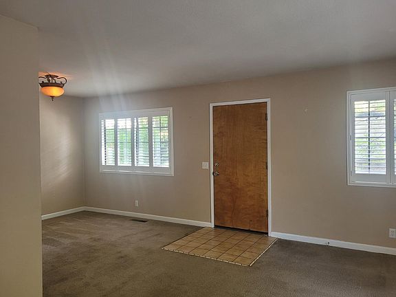 3rd image of 346 Gracie Rd