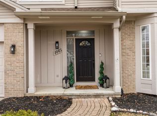 1065 Equestrian Dr, South Lyon, MI 48178