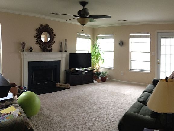 5th image of 975 Heathland Dr