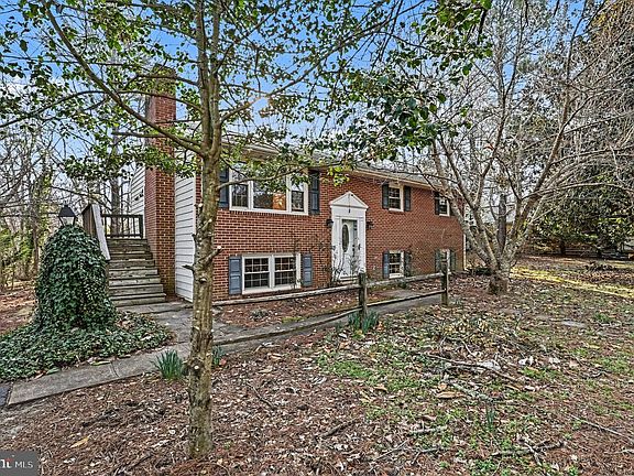 2nd image of 106 Sandy Ridge Rd