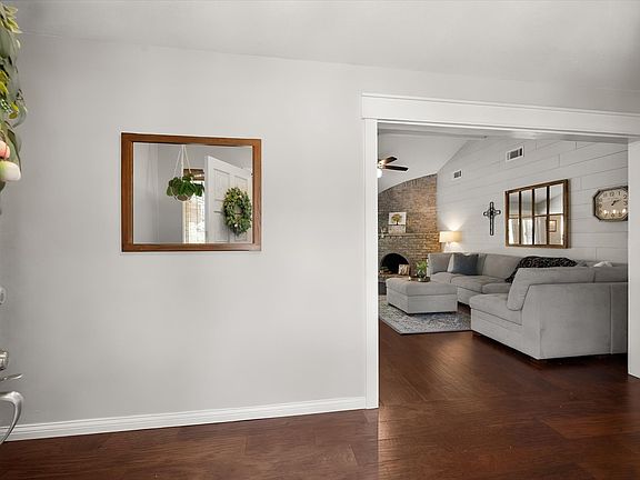 4th image of 2709 Burnwood Ct