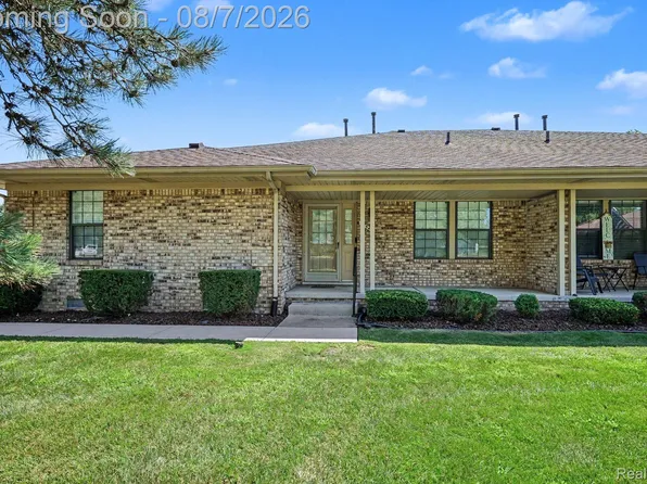33542 Meldrum St, Chesterfield, MI 48047