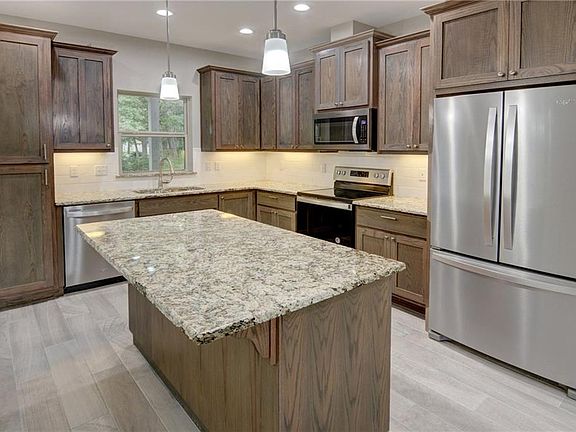 5th image of 134 N Pohakea Dr