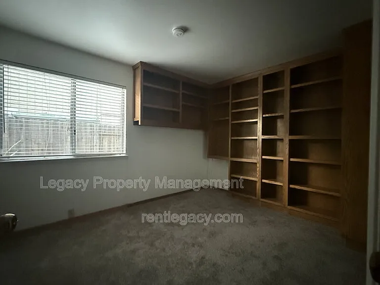 5350 Laguna Park Dr — Photo 9