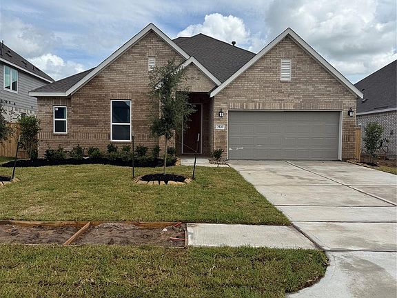 2nd image of 2520 Pine Bluff Dr