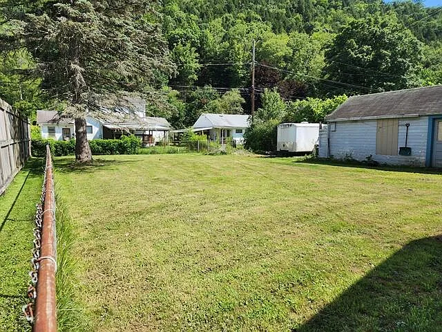4 bed, $1,000 — Photo 3