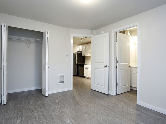 5th image of 115 Bloomington Ave #C207