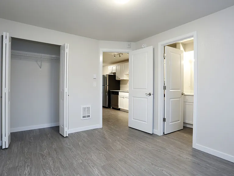 Azure Apartments — Photo 17