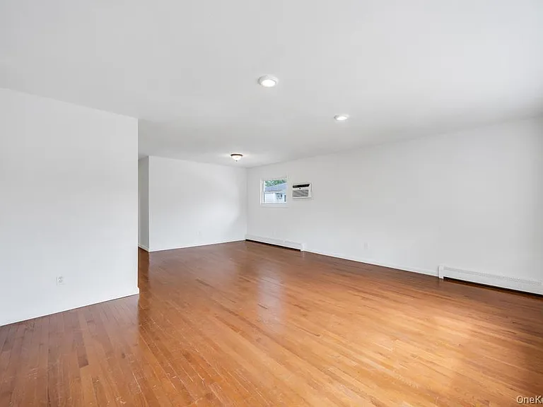 405 Massapequa Ave — Photo 14