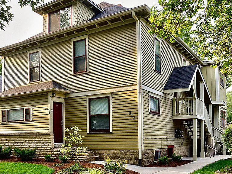 917 Laramie St — Photo 6