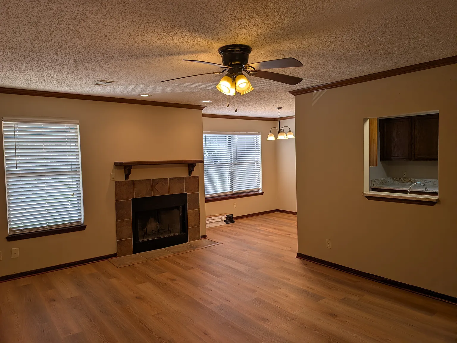 2 bed, 1123 sqft, $1,341 — Photo 2