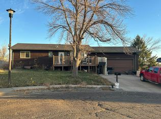 2415 E Erskine St, Pierre, SD 57501
