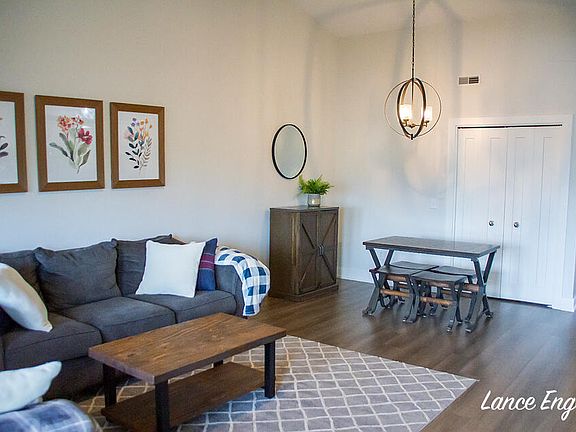 5th image of 2005 Celadon Dr NE Suite 16